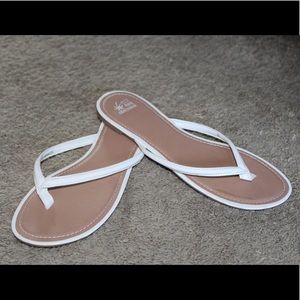 Women’s flip flops